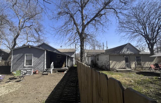 3-bedroom rental at 1021 Cherry in San Antonio, TX — photo 3
