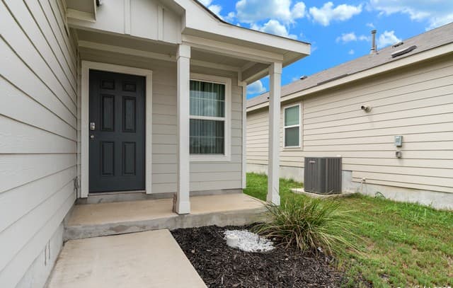 3-bedroom rental at 6534 Augustus Magee in San Antonio, TX — photo 4