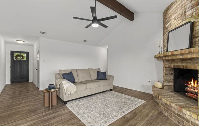 3-bedroom rental at 7806 Misty Park St in San Antonio, TX — photo 4
