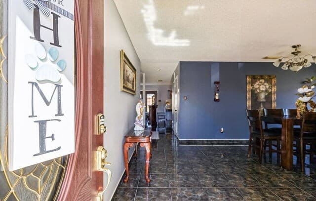 4-bedroom rental at 8151 Arrowhead Pool in San Antonio, TX — photo 4