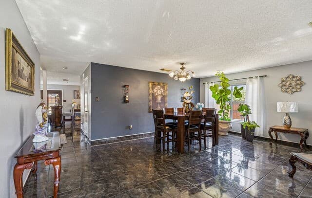 4-bedroom rental at 8151 Arrowhead Pool in San Antonio, TX — photo 5