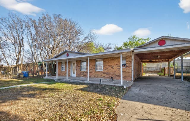 3-bedroom rental at 626 Rayburn in San Antonio, TX — photo 2