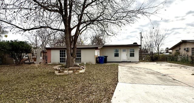 4-bedroom rental at 114 Lelani in San Antonio, TX — photo 1
