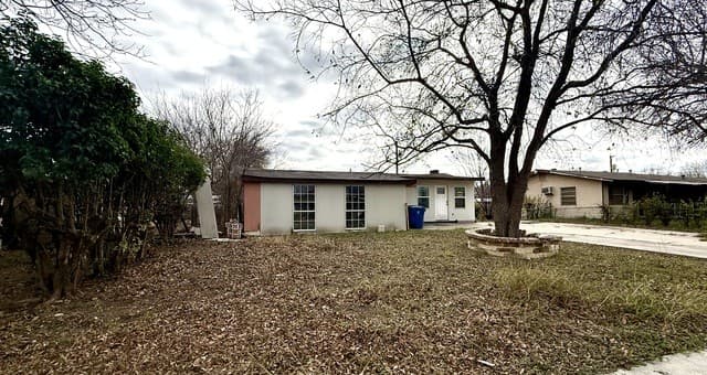 4-bedroom rental at 114 Lelani in San Antonio, TX — photo 2