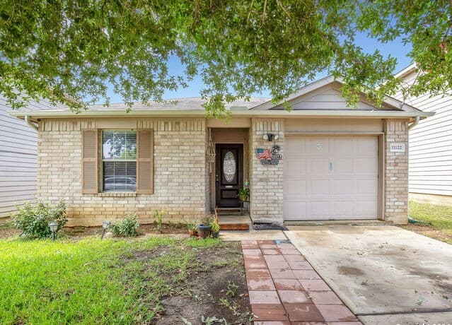 3-bedroom rental at 11122 Indian Cyn in San Antonio, TX — photo 4