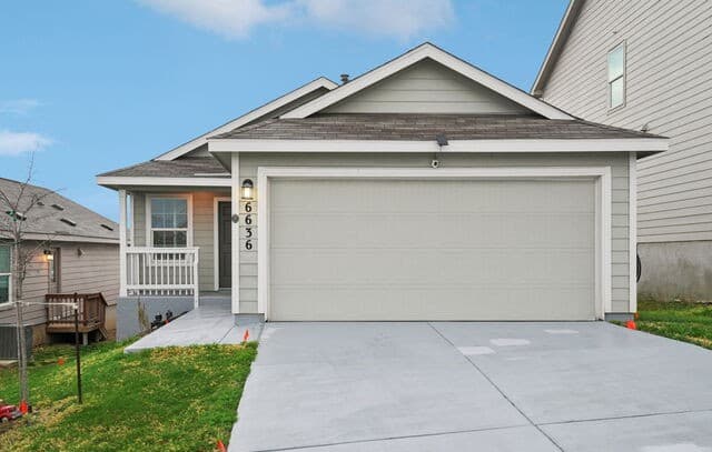 3-bedroom rental at 6636 Scarecrow in San Antonio, TX — photo 2