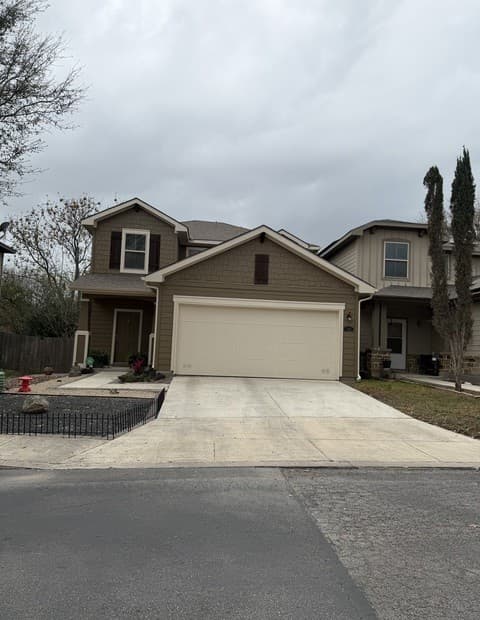 3-bedroom rental at 7143 Summer Way in San Antonio, TX — photo 2