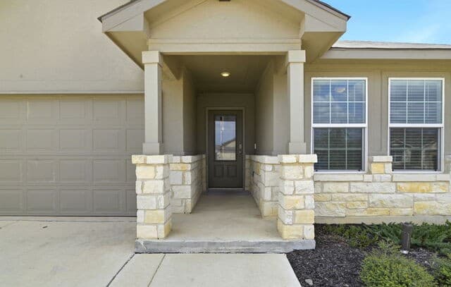 4-bedroom rental at 13042 Minuet Sway in San Antonio, TX — photo 3
