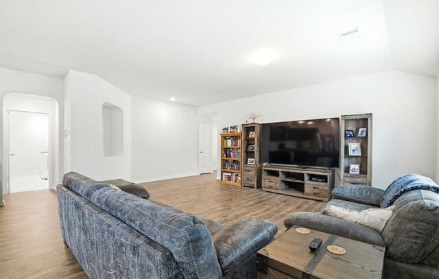 4-bedroom rental at 13042 Minuet Sway in San Antonio, TX — photo 4