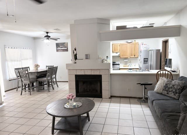 3-bedroom rental at 5922 Larkmeadow in San Antonio, TX — photo 2