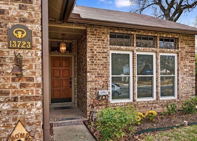 3-bedroom rental at 13723 Cedar Canyon in San Antonio, TX — photo 2