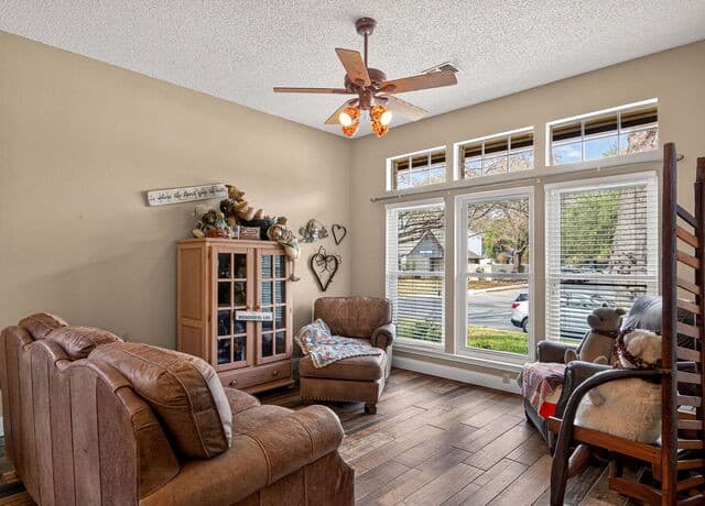 3-bedroom rental at 13723 Cedar Canyon in San Antonio, TX — photo 3
