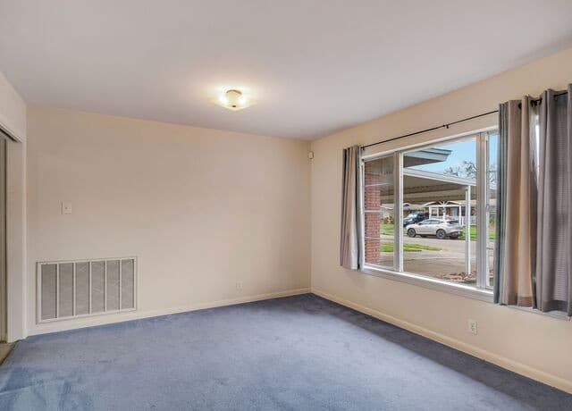 3-bedroom rental at 4630 Seabreeze Drive in San Antonio, TX — photo 4