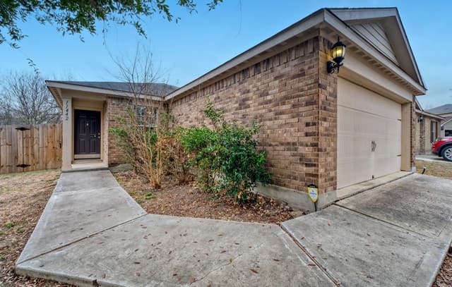 Home for sale at 11442 Buck Cyn in San Antonio, TX — photo 4