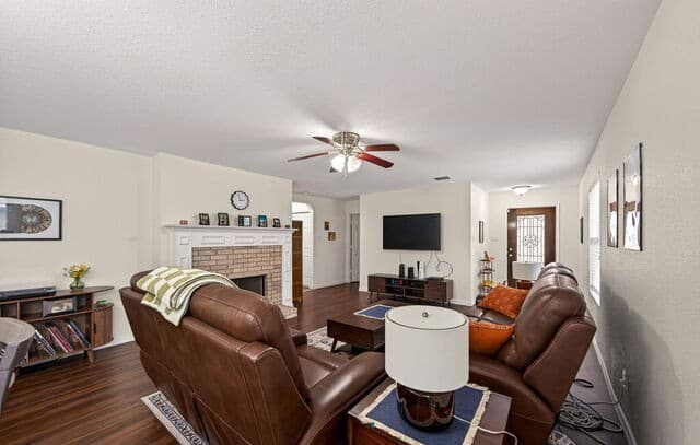 3-bedroom rental at 7942 Ruidoso Chase in Selma, TX — photo 5