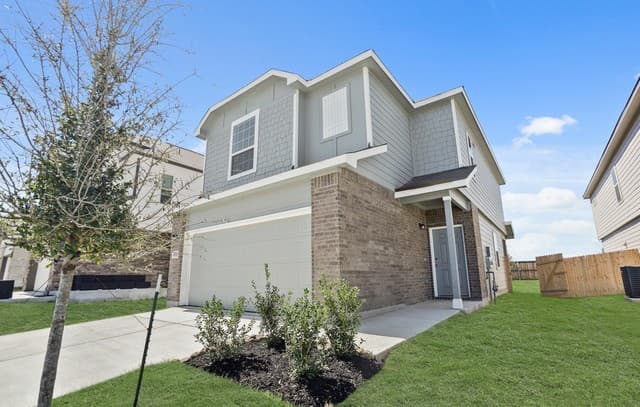 3-bedroom rental at 4911 Blue Ranch in San Antonio, TX — photo 2