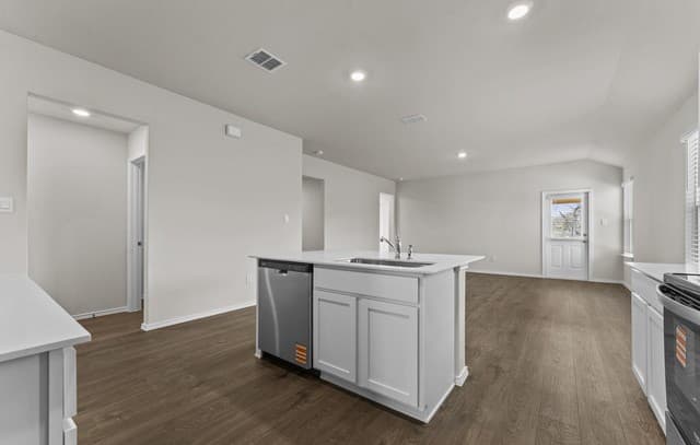 3-bedroom rental at 154 Double L Dr in Comfort, TX — photo 4