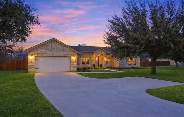 3-bedroom rental at 109 W Short Meadow in Lytle, TX — photo 1