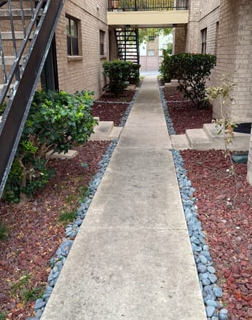 2-bedroom rental at 11843 Braesview Unit 108 in San Antonio, TX — photo 2