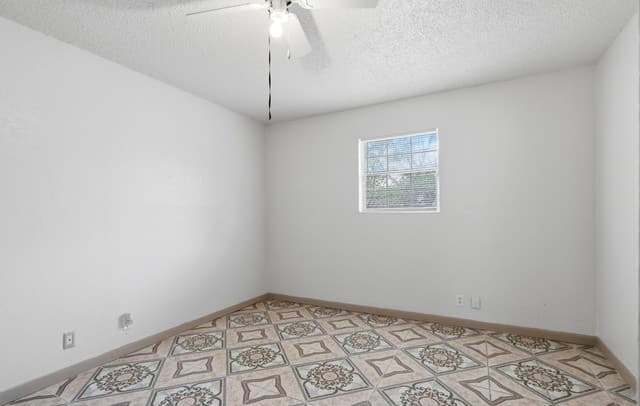 3-bedroom rental at 1721 Brunswick Blvd. in San Antonio, TX — photo 3