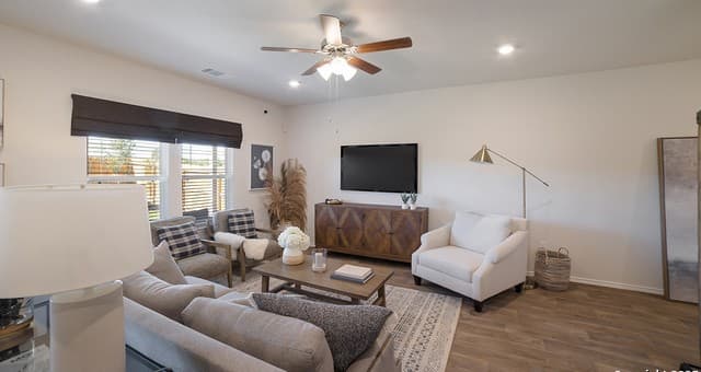 4-bedroom rental at 10738 Dazzle in San Antonio, TX — photo 3