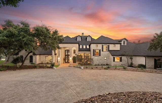 5-bedroom rental at 113 Carino Cv in Boerne, TX — photo 1