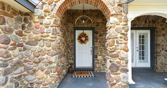 4-bedroom rental at 226 Broken Arrow in Floresville, TX — photo 3