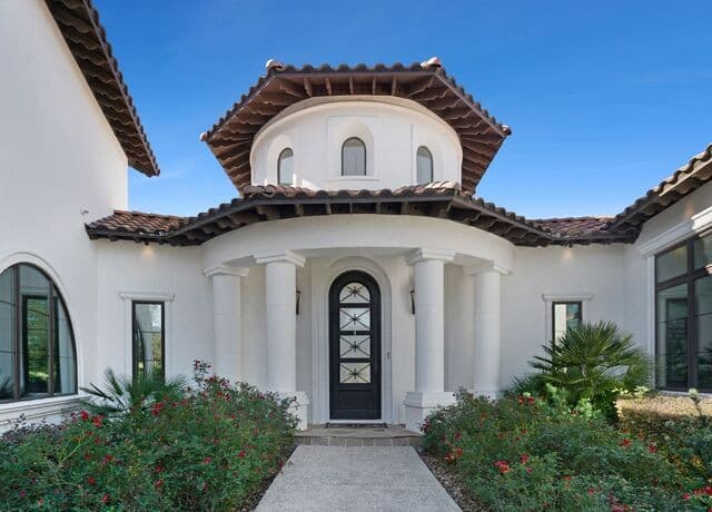 5-bedroom rental at 203 Wellesley Landing in Shavano Park, TX — photo 3
