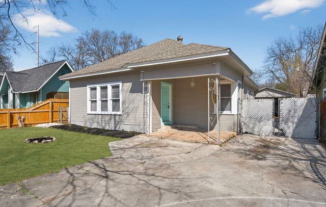 4-bedroom rental at 1823 Edison in San Antonio, TX — photo 3