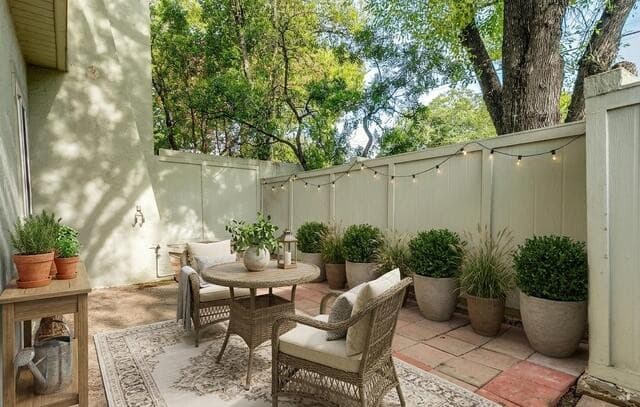 2-bedroom rental at 3102 Eisenhauer Unit B 20 in San Antonio, TX — photo 3