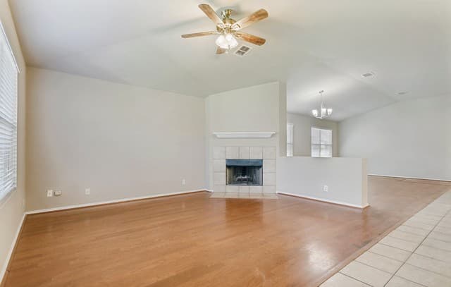 3-bedroom rental at 7435 Obbligato in San Antonio, TX — photo 5