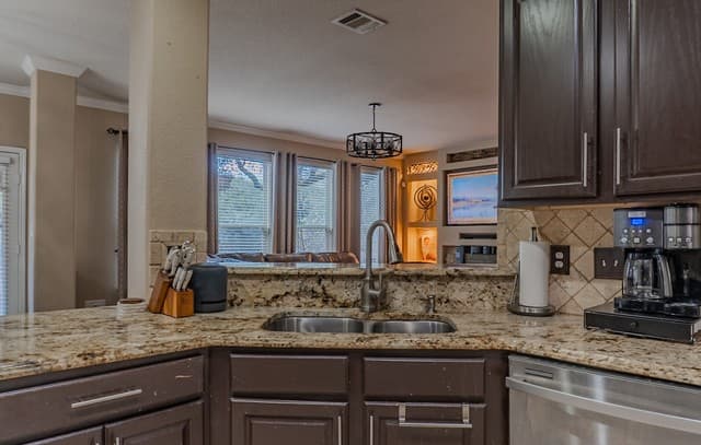 4-bedroom rental at 23519 Beaver Crk in San Antonio, TX — photo 5