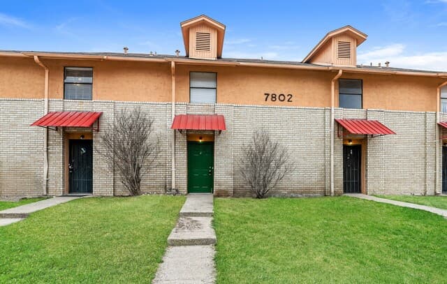 2-bedroom rental at 7802 Richard Frank Way Unit 2 in San Antonio, TX — photo 2