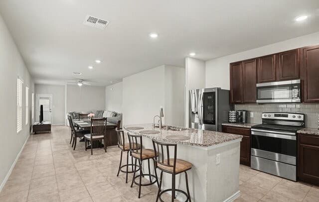 3-bedroom rental at 125 Saddle Breeze in Cibolo, TX — photo 4