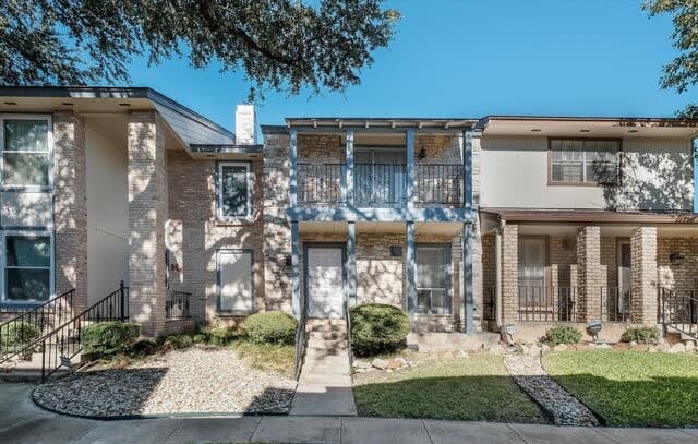 2-bedroom rental at 11303 Vance Jackson Unit H3 in San Antonio, TX — photo 1