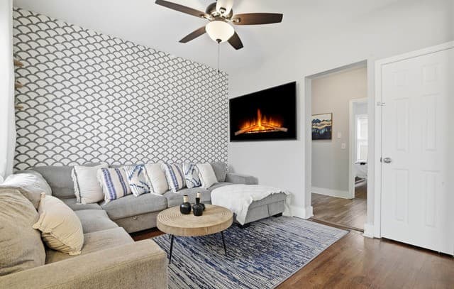 4-bedroom rental at 230 Thompson in San Antonio, TX — photo 5
