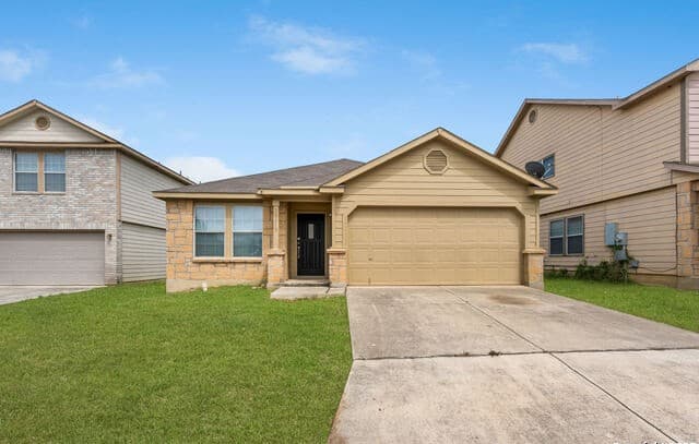 3-bedroom rental at 13418 Baldwin in San Antonio, TX — photo 1