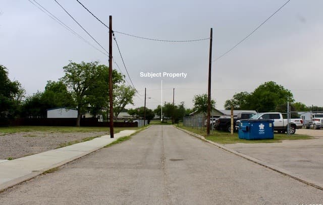 rental at 1617 First St. in Pleasanton, TX — photo 4