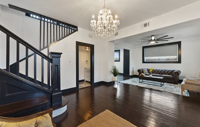 4-bedroom rental at 139 E Highland in San Antonio, TX — photo 4