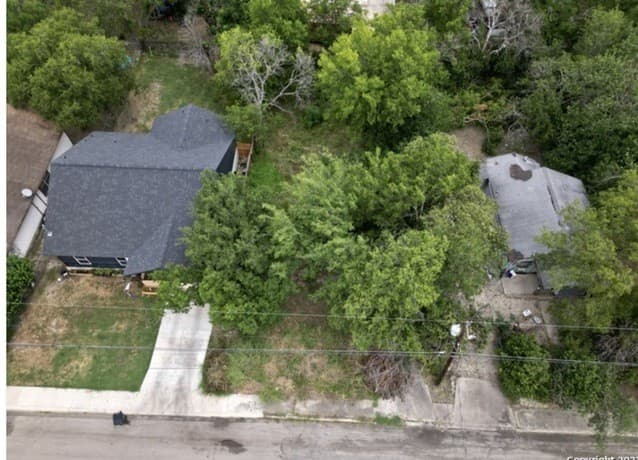 rental at 611 Belmont in San Antonio, TX — photo 1