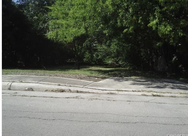rental at 611 Belmont in San Antonio, TX — photo 5