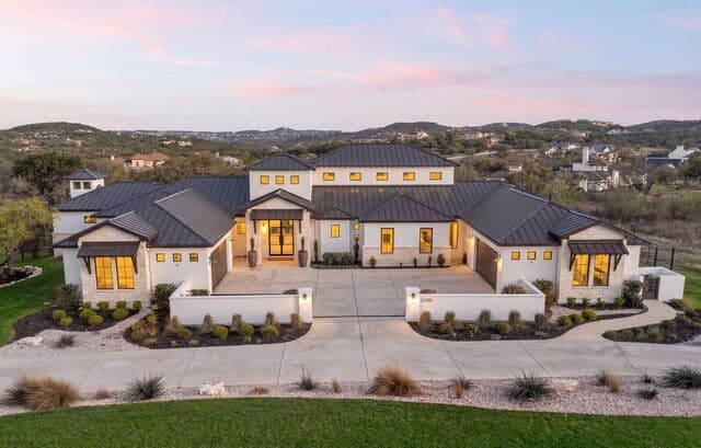 4-bedroom rental at 11326 Montell Pt in Boerne, TX — photo 1