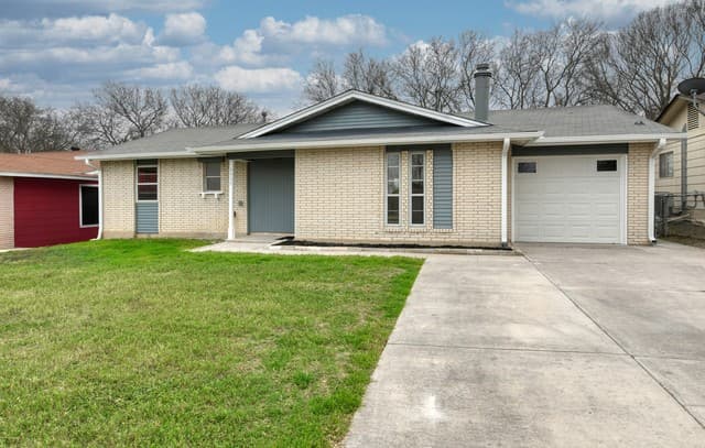 3-bedroom rental at 4930 Casa Espana in San Antonio, TX — photo 2