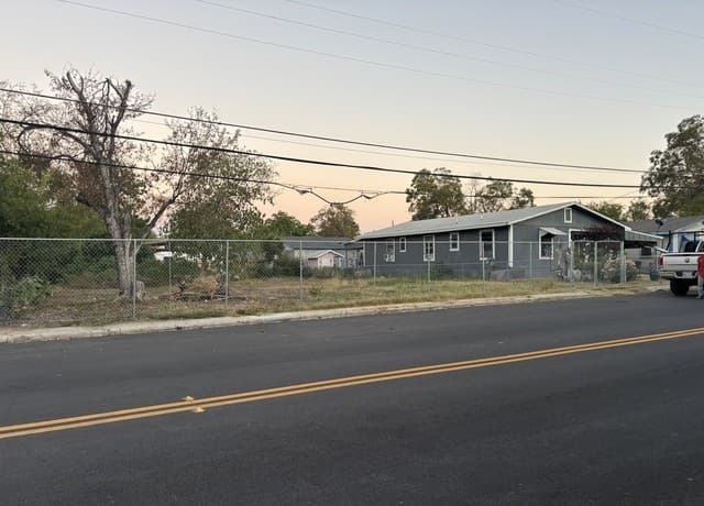 rental at 538 N. San Felipe Ave #1 in San Antonio, TX — photo 1