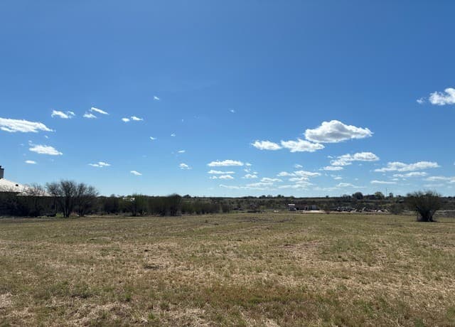 rental at 3373 Wetz in Marion, TX — photo 2