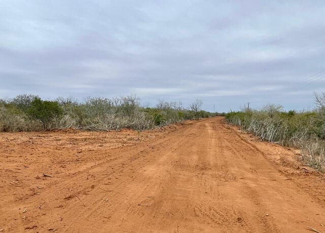 rental at 7.55 ACRES Cr 2701 in Bigfoot, TX — photo 4