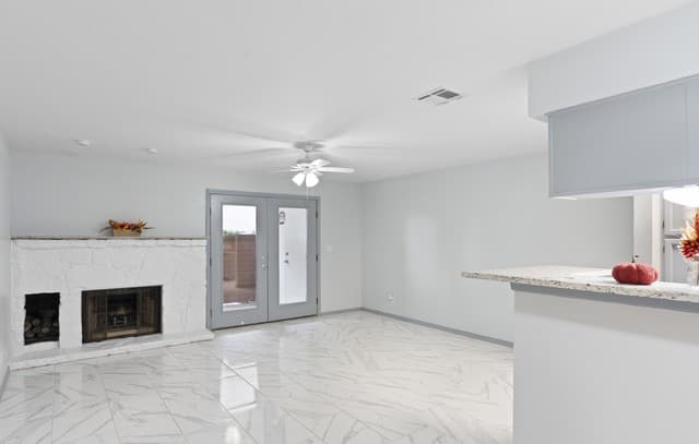 1-bedroom rental at 10527 Perrin Beitel Rd Unit C104 in San Antonio, TX — photo 3