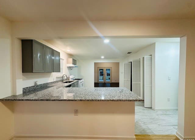 4-bedroom rental at 151 Bernice in San Antonio, TX — photo 4