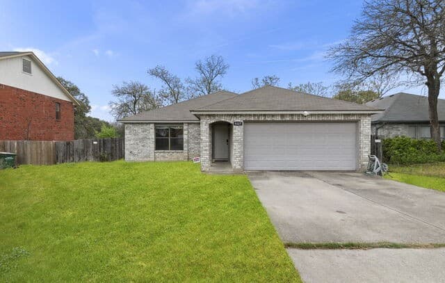 3-bedroom rental at 9327 Claret in San Antonio, TX — photo 1