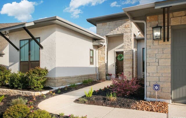 3-bedroom rental at 23427 Grande Vista in San Antonio, TX — photo 4